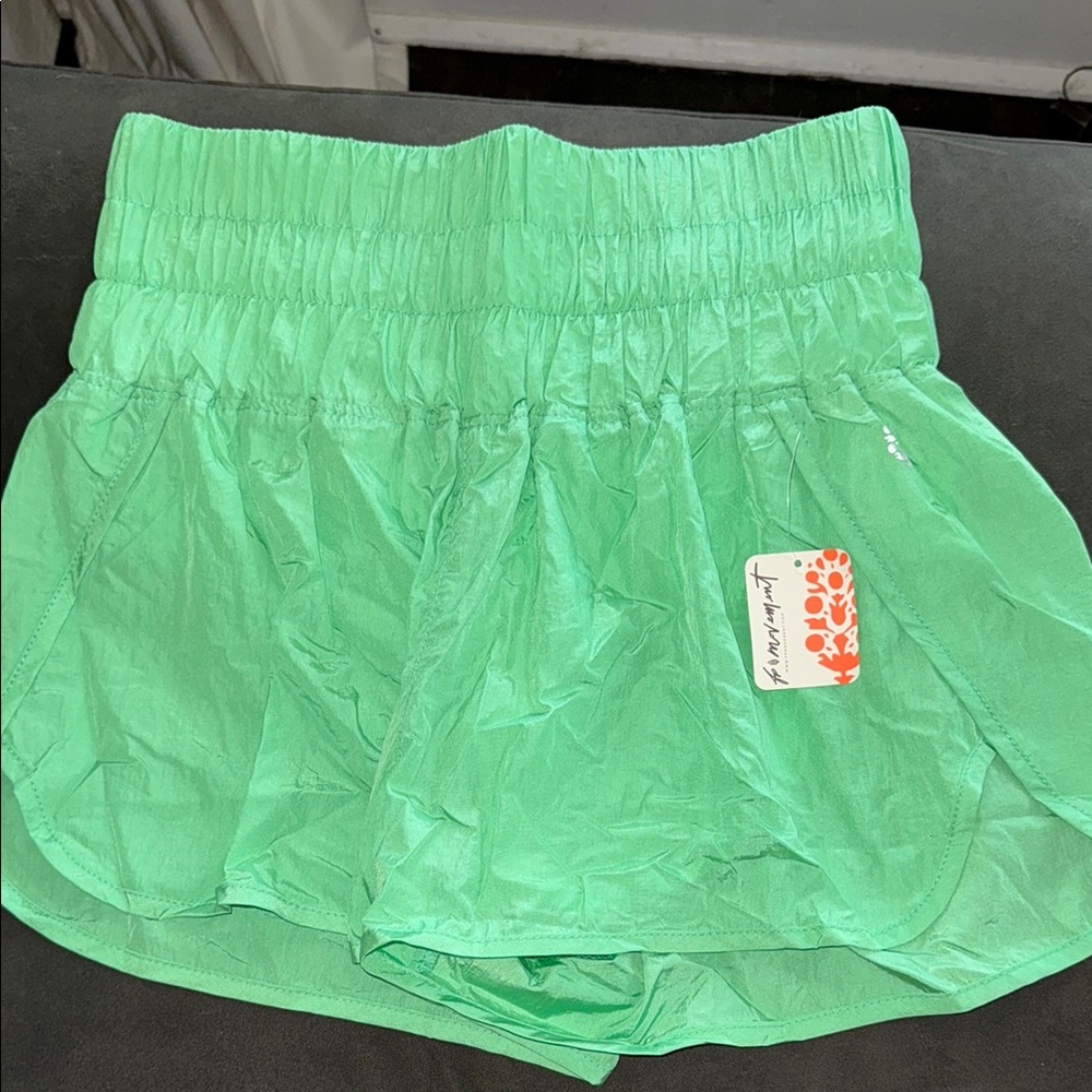 NWT Free People WAY HOME short
Vibrant color
New with tags
Built in underwear